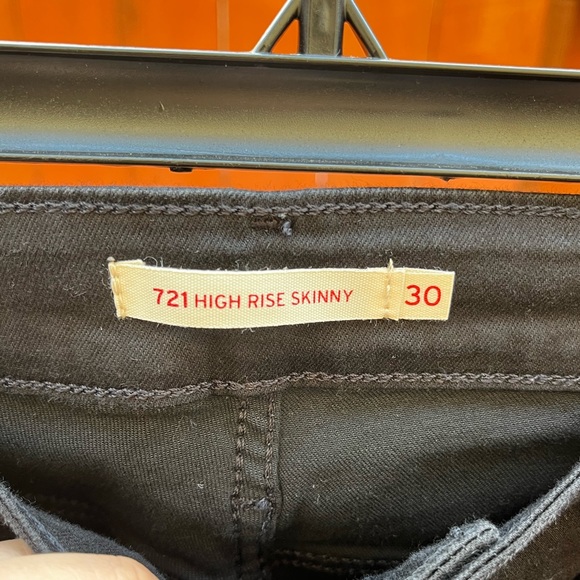 Levi’s 721 High-Rise Skinny Jeans in Soft Black, Size 30 - Picture 4 of 4